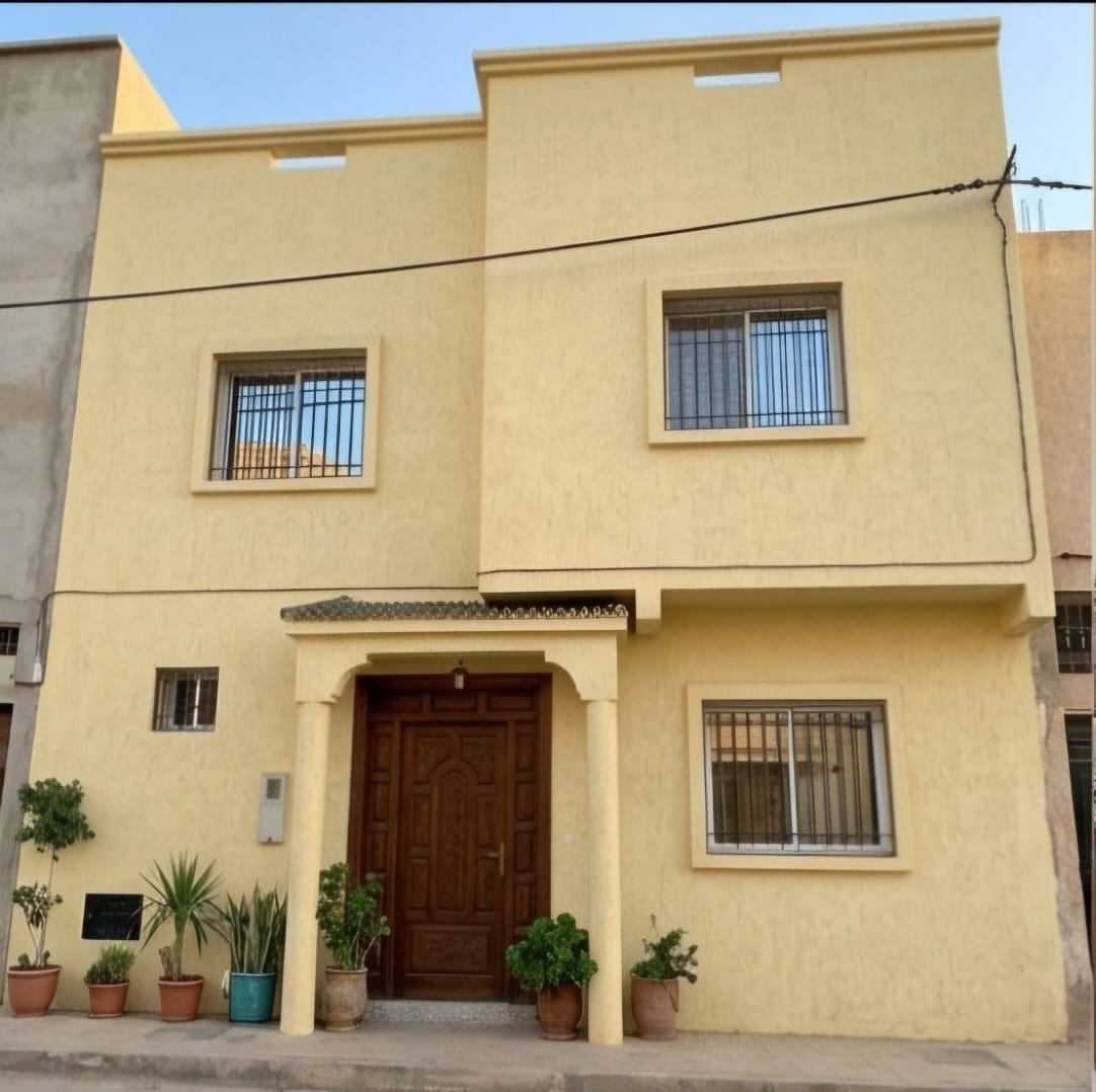 Maison Spacieuse avec Cour et Atelier - Al Massira – photo 1